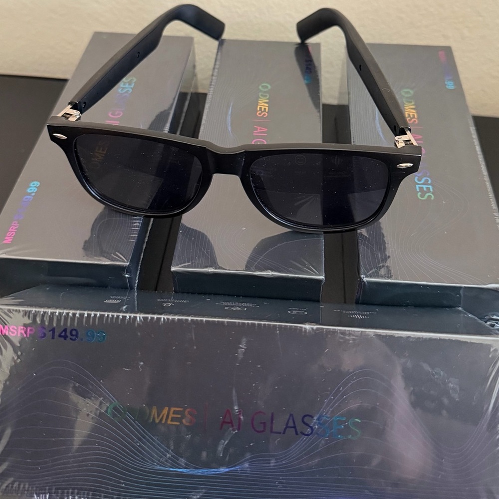 Smart AI Glasses - Sleek Black Design - Picture 2 of 5